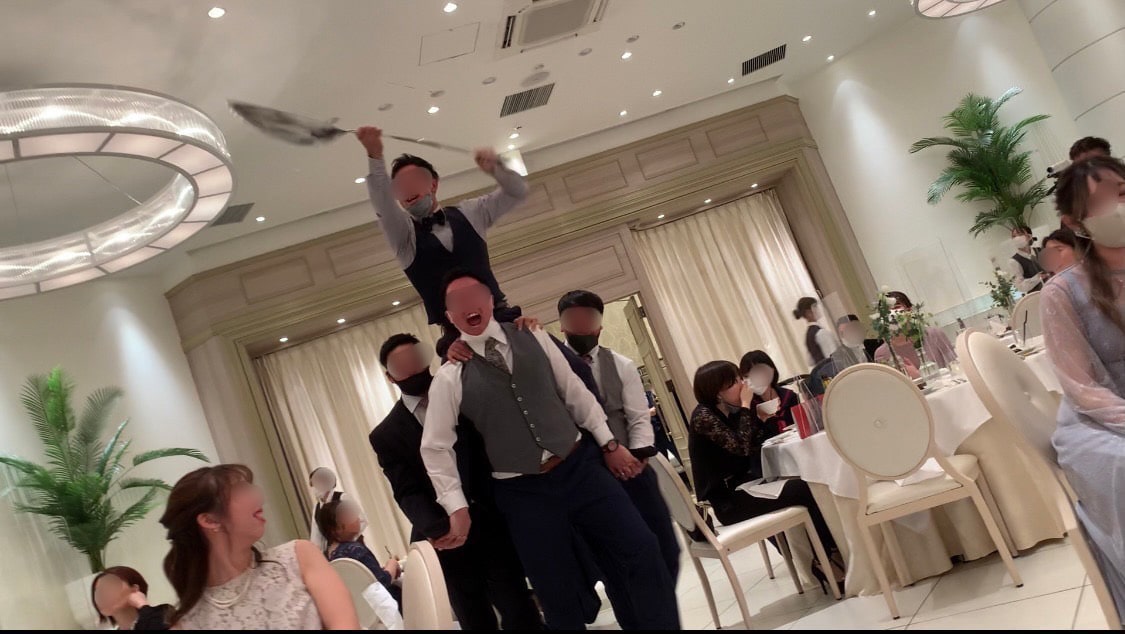 王道のファーストバイト演出